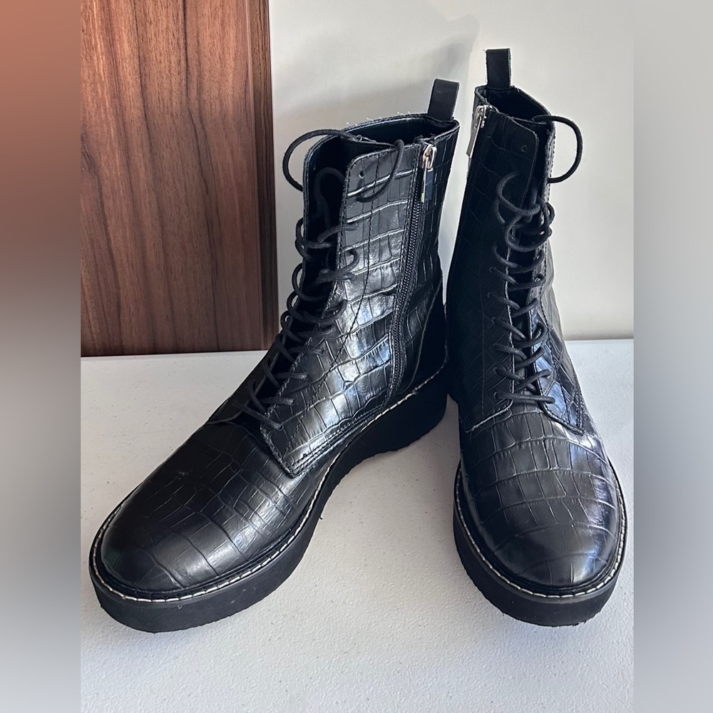 Dolce Vita Black Faux Leather Lace-Up Croc Boots Size 9